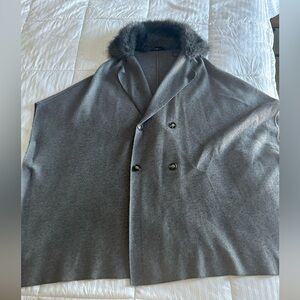 Zara Knit cape gray with faux fur collar size Medium